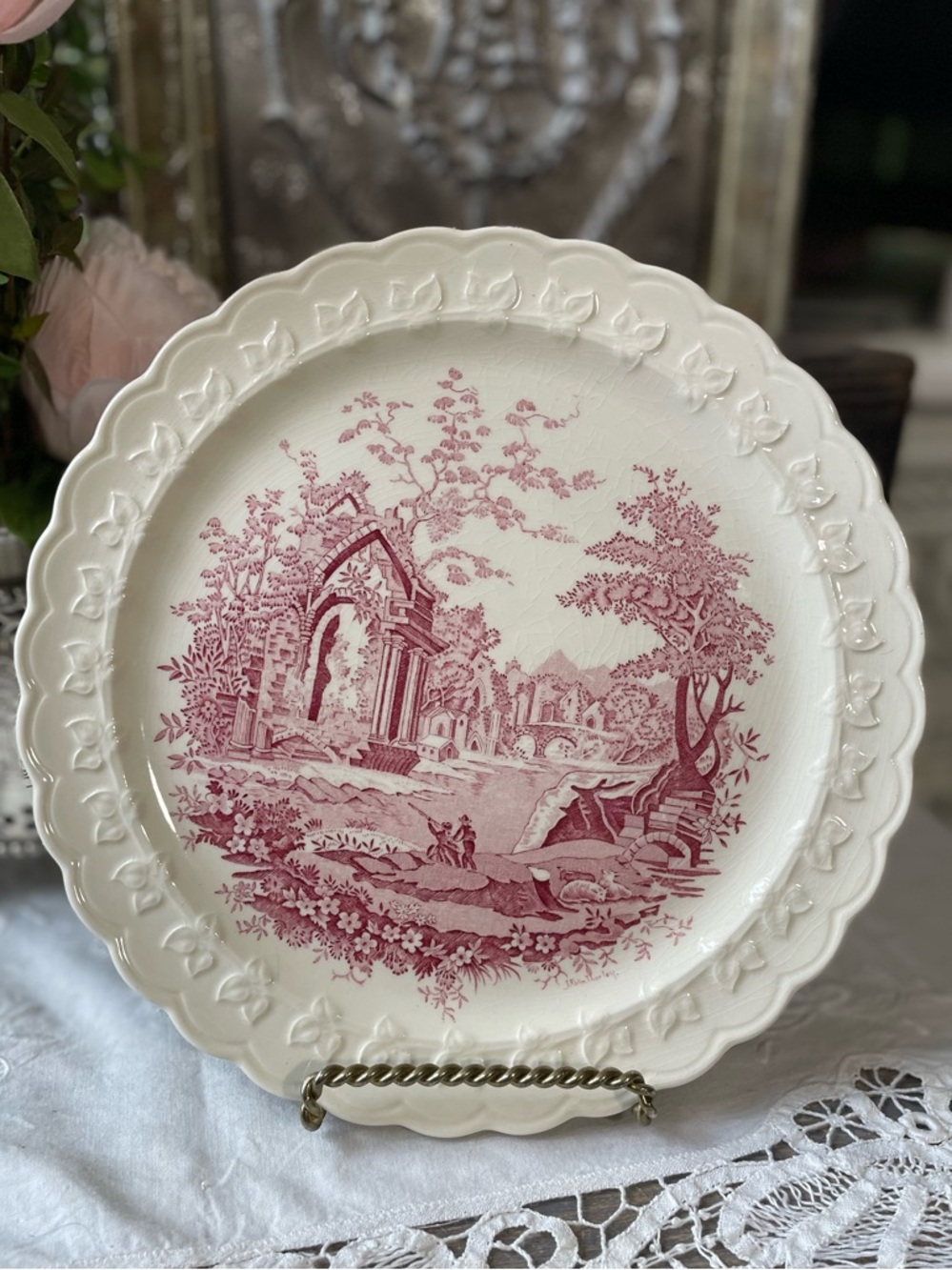 English Abbey Red Taylor Smith & Taylor white red ceramic dinner plate French